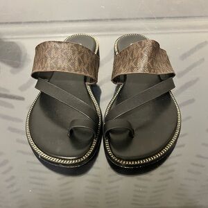 Michael Kors sandal never worn 8.5